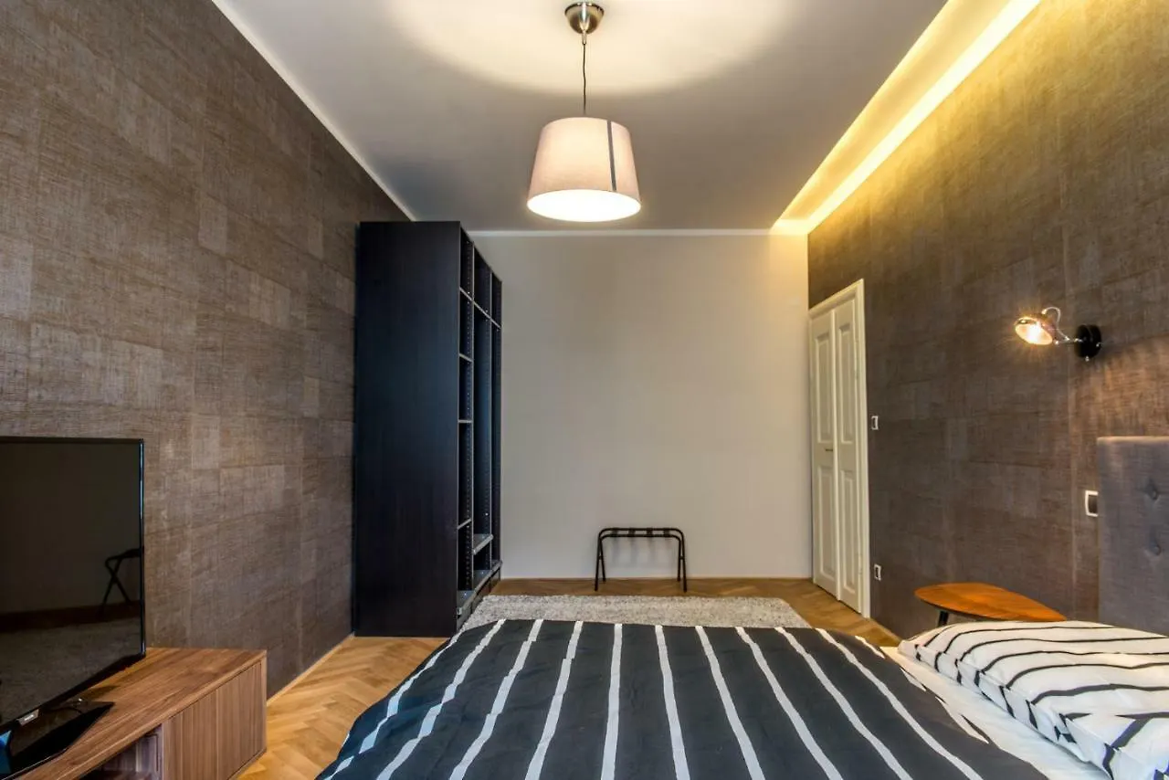 Daire Exclusive 3 Bedroom Top-Notch Flat, Great Location Prag