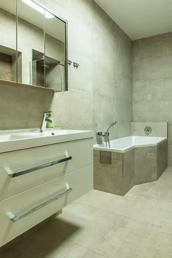 Daire Exclusive 3 Bedroom Top-Notch Flat, Great Location Prag