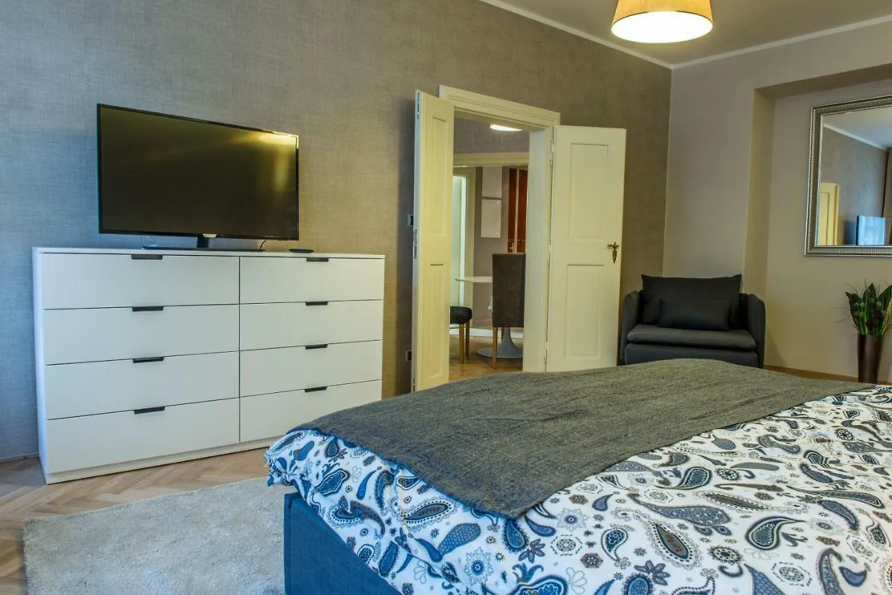 Exclusive 3 Bedroom Top-Notch Flat, Great Location Prag 0*,  Çek Cumhuriyeti
