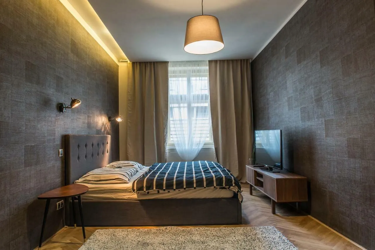 Exclusive 3 Bedroom Top-Notch Flat, Great Location Prag